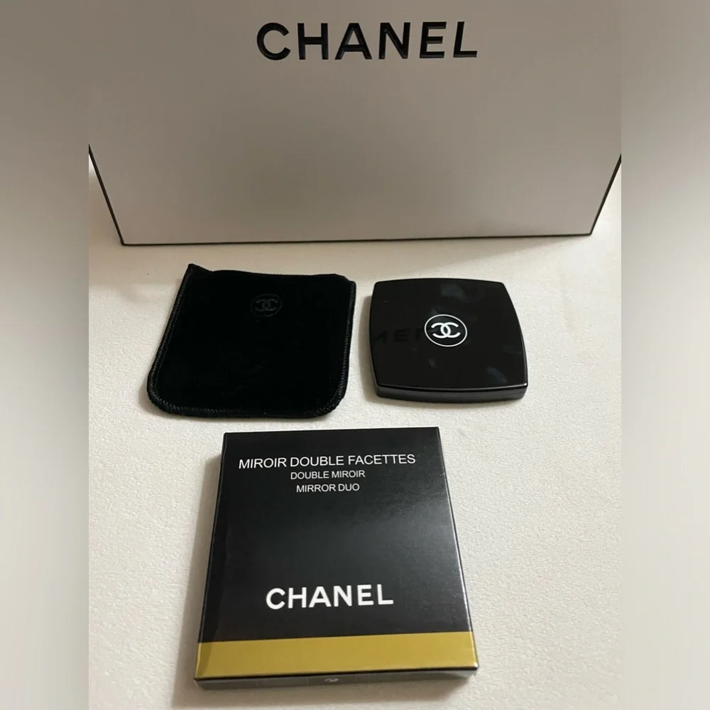 NIB Chanel Double Compact Mirror With Velvet Black Pouch